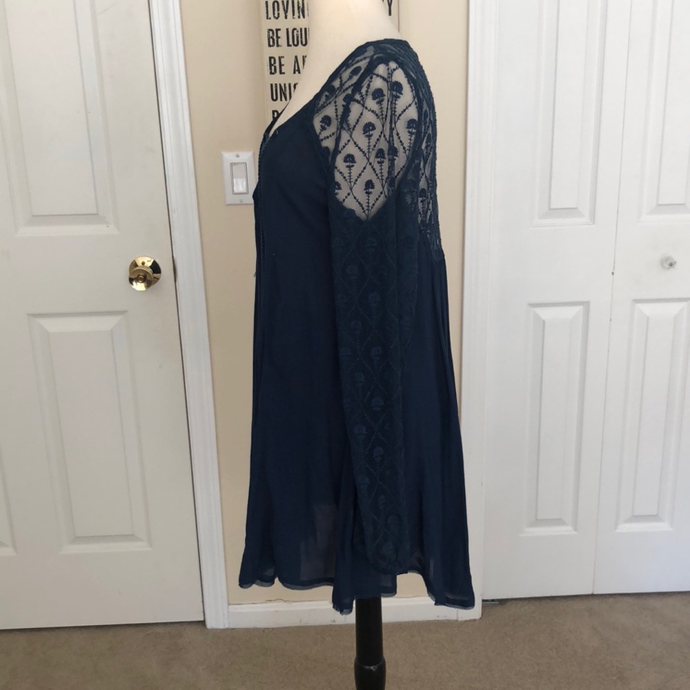 Dress - Picture 2 of 4